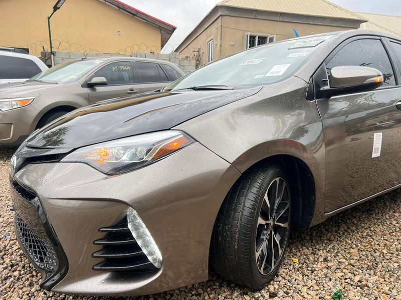 Thumbnail 6 of 2017 Toyota Corolla SE